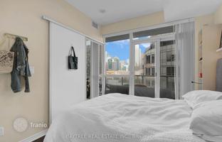 3-bedroom apartment in Front Street West for C$858,000