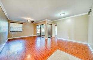 2-bedroom apartments in condo 82 m² in Pembroke Pines for $339,000