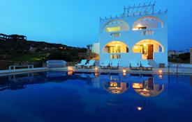 Luxury villa with two swimming pools, a terrace and a view of the sea, Chania, Crete, Greece for 11,500 € per week
