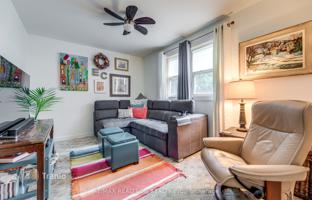 9-bedroom house in Etobicoke for C$1,212,000
