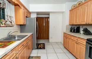 3-bedroom house 160 m² in Hialeah for $600,000