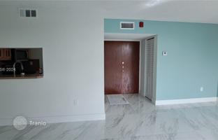 2-bedroom apartments in condo 83 m² in West End for $310,000