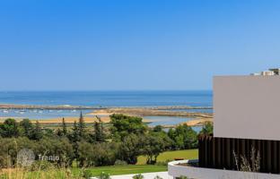 Land plot 3,404 m² in Faro for 1,380,000 €