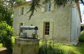 5 bedroom houses for sale in Gers. Spacious villa with additional buildings and a wooded park, 20 minutes drive from Auch, Gers, France 5 bedroom houses for sale in Gers. Spacious villa with additional buildings and a wooded park, 20 minutes drive from Auch, Gers, France