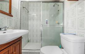 Townhome – West End, Miami, Florida,  USA for $890,000