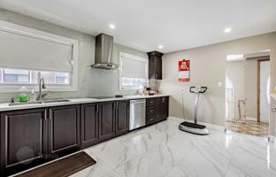 10-bedroom townhouse in North York for C$1,447,000