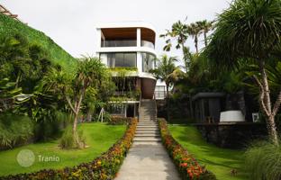 6-bedroom villa 780 m² in Pererenan for $2,000,000