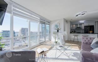 6-bedroom apartment in Brunel Court for C$1,346,000