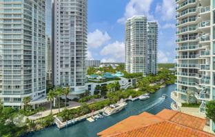 3-bedroom apartments in condo 139 m² in Sunny Isles Beach for $998,000