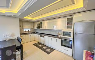 3-bedroom penthouse 220 m² in Alanya for 14,715,000 TRY