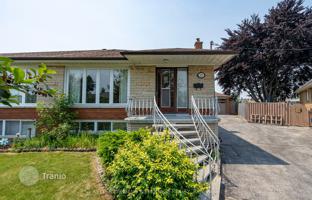 9-bedroom townhouse in North York for C$1,168,000