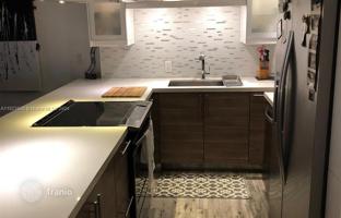 1-bedroom apartments in condo 81 m² in Miami Beach for $439,000