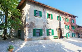 Historical Villa for sale in Volterra for 1,000,000 €