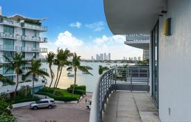Stylish flat with ocean views in a residence on the first line of the beach, Miami Beach, Florida, USA for $1,590,000