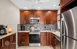 3-bedroom apartments in condo 104 m² in Coconut Creek for $349,000