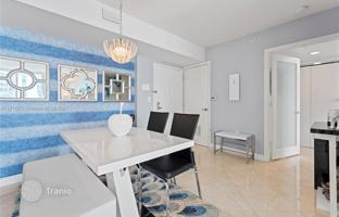 2-bedroom apartments in condo 106 m² in Miami for $799,000