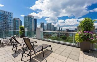 4-bedroom apartment in Blue Jays Way for C$1,210,000