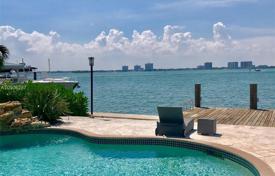 Comfortable villa with a pool, a parking, a dock, a terrace and views of the bay, Miami Beach, USA for $3,200,000