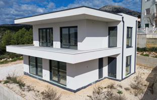 3-bedroom house 150 m² in Split-Dalmatia County for 497,000 €