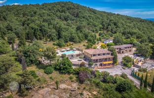 14-bedroom villa 878 m² in Tuoro Sul Trasimeno for 790,000 €