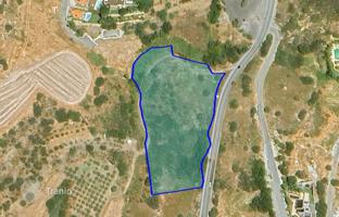 Land plot 9,923 m² in Pareklisia for 950,000 €