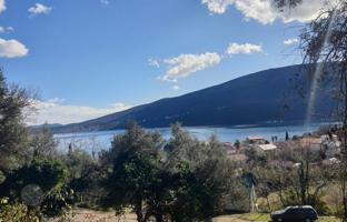 Land plot 470 m² in Đenovići for 260,000 €