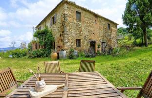 2-bedroom villa 275 m² in Volterra for 590,000 €