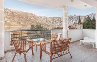 Three-bedroom apartment just 100 m from the sea, Stoliv, Kotor, Montenegro for 320,000 €