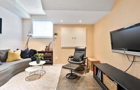 Terraced house – Scarborough, Toronto, Ontario,  Canada for C$1,015,000