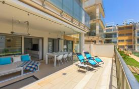 Flat overlooking the pool, in the popular area of Villamartina, Spain for 299,000 €