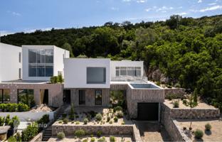 5-bedroom villa 328 m² in Tivat city for 1,300,000 €