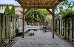 7-bedroom townhouse in Etobicoke for C$1,741,000