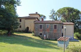 Spacious villa-estate with a swimming pool, Terranuova Bracciolini, Italy for 1,290,000 €