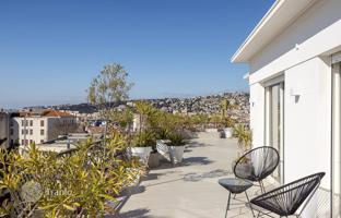 Sunny penthouse with a huge terrace and panoramic views of Nice, Cote d'Azur, France for 1,490,000 €