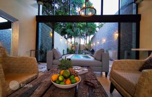 2-bedroom villa 360 m² in Yucatan for $250,000