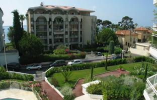 Five-room modern apartment in Palm Beach area, Cannes, France for 1,850,000 €