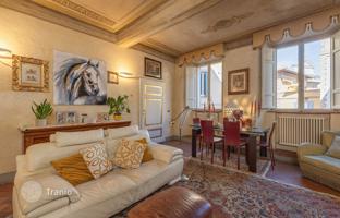 2-bedroom apartment 195 m² in Siena for 630,000 €