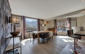 Duplex apartment with a picturesque view of the mountains and the lake, Tignes, France for 1,750,000 €