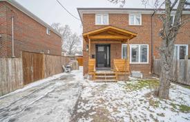 Terraced house – York, Toronto, Ontario,  Canada for C$999,000