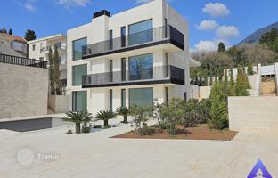 4-bedroom villa 580 m² in Krstac for 2,900,000 €