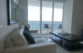 Cosy apartment with ocean views in a residence on the first line of the beach, Hallandale Beach, Florida, USA for $749,000