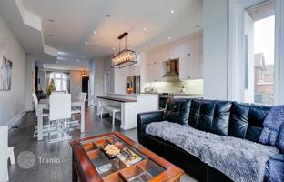11-bedroom house in York for C$1,754,000