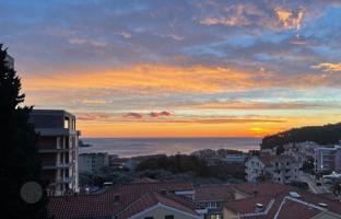 3-bedroom apartment 152 m² in Petrovac for 380,000 €