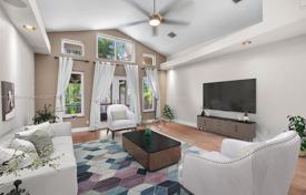 Townhome – Hollywood, Florida, USA for $699,000