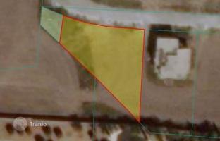 Land plot 706 m² in Oroklini for 375,000 €