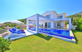 4-bedroom villa 200 m² in Kash for 222,000 TRY per week