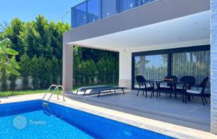 3-bedroom villa 250 m² in Camyuva for 44,423,000 TRY