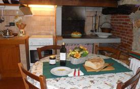 Traditional villa with an olive plantation in Lamporecchio, Tuscany, Italy for 630,000 €