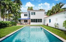 Spacious villa with a backyard, a pool, a sitting area, a terrace and a garage, Miami Beach, USA for $2,197,000