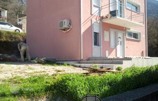 7-bedroom house 210 m² in Sutomore for 190,000 €